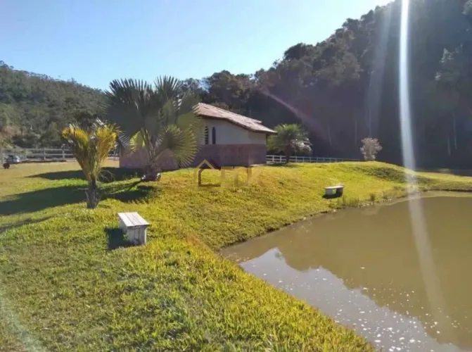 Sítio com 1 dormitório à venda, 25162 m² por R$ 500.000,00 - Área Rural de Lagoinha - Lago