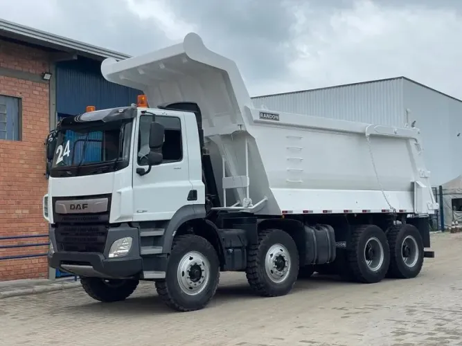 DAF CF 480 8X4 OFF-ROAD 2025 - 46 MIL KM - BASCULANTE RANDON PARA MINERAÇÃO