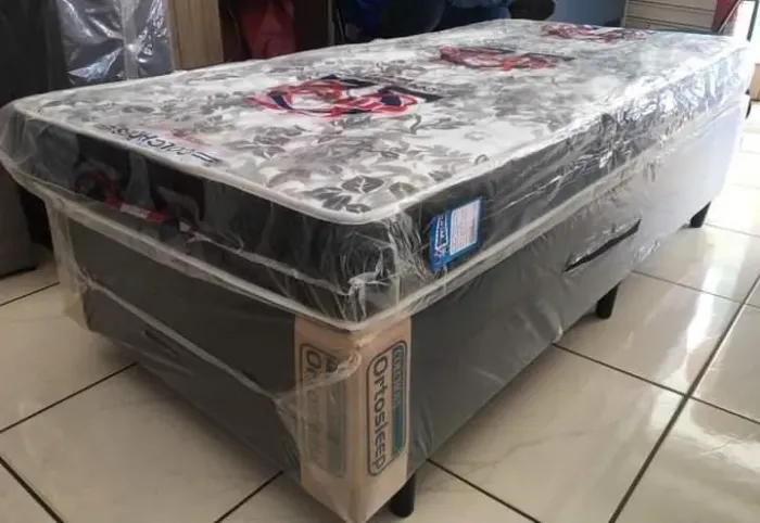 Cama solteiro com colchão de 33