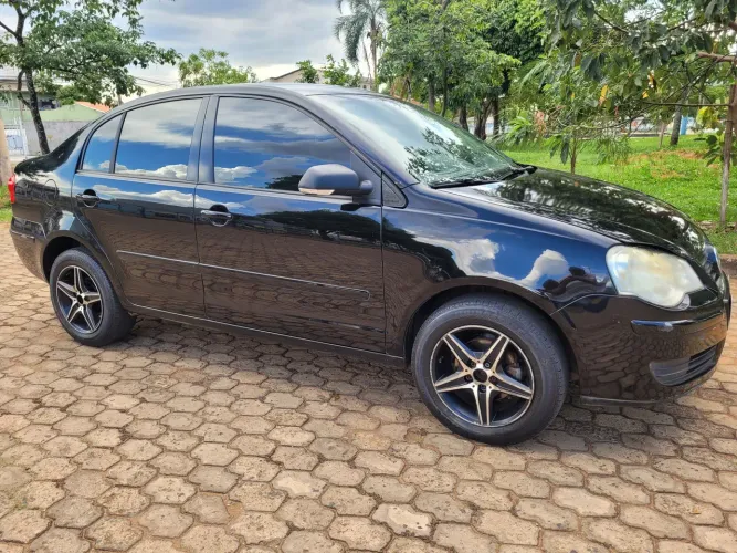 Volkswagen Polo Sedan 1.6 MI Total Flex 8V 4P 2011