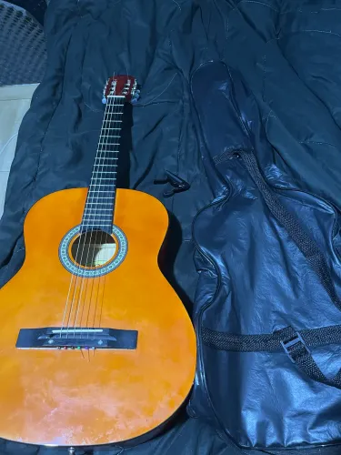 Violão e Capa