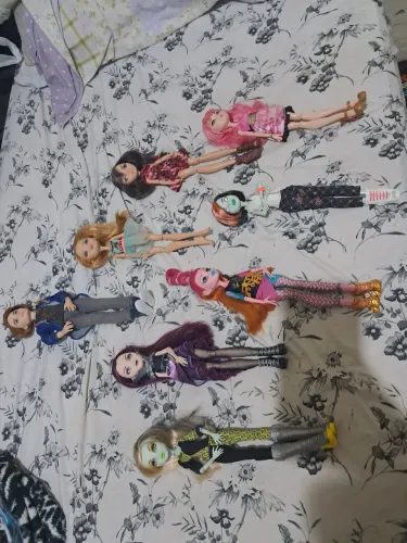 Lote Monster High e Ever After High