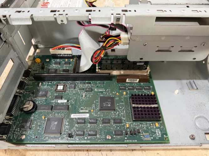 PC antigo 486 funcionando 