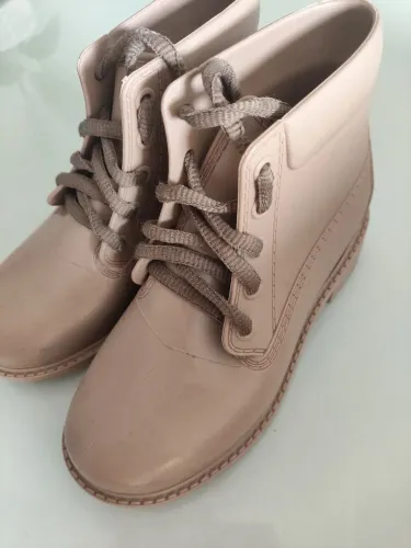 Bota bege, tamanho 29