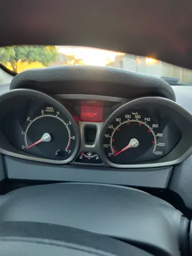 Ford Fiesta Sedan SE 1.6 16V Flex 4P 2012