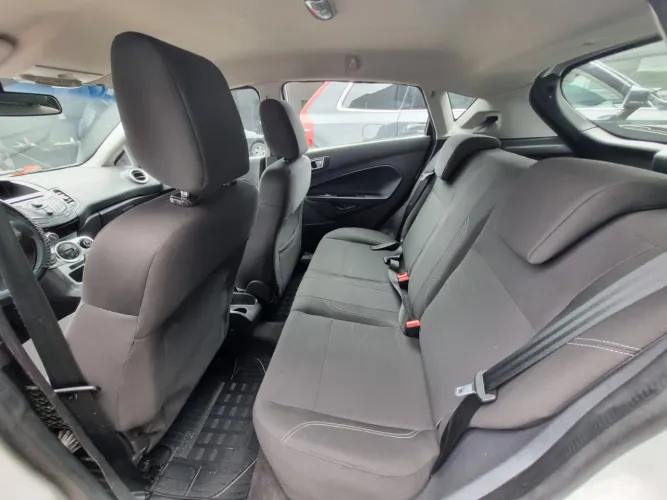 Ford Fiesta 1.6 16V Flex Aut. 5P 2014