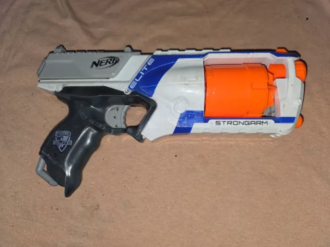 Nerf elite strongarm