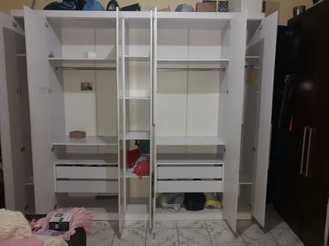 Guarda roupa grande de 7 portas