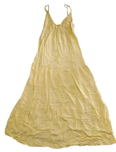 VESTIDO LONGO AMARELO USADO UMA VEZ.