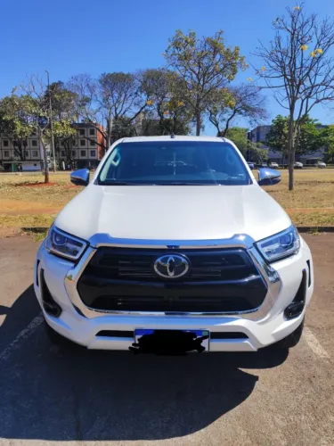 Toyota Hilux CD SRX Plus 4X4 2.8 TDI Die. Aut. 2024