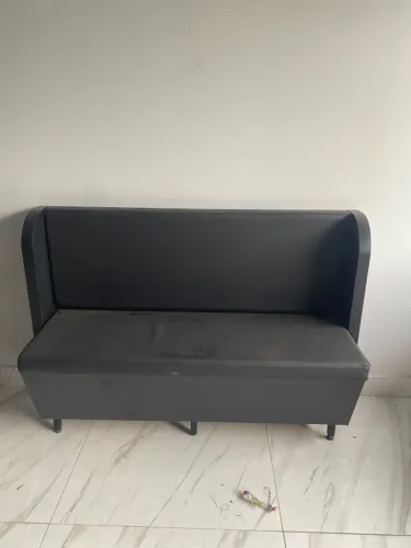 BANCOS MDF PRETO COM ESTOFADO CORVIN PRETO (ENCOSTO E ACENTO) 1200x460X880