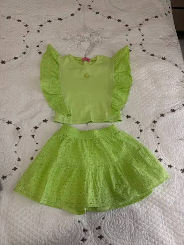Conjunto infantil MOMI  tamanho 4 