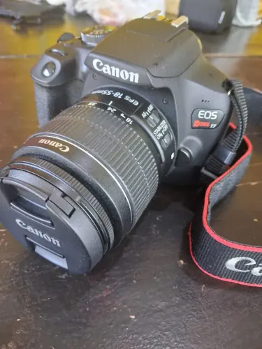 Máquina Fotográfica Canon EOS Rebel T7 + Lente 18-55mm