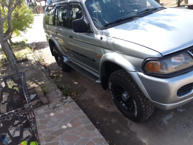 Mitsubishi Pajero Sport 3.0 4X2 V6 Mec./aut. 2000