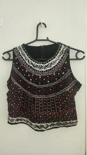 Cropped morena rosa bordado em paete