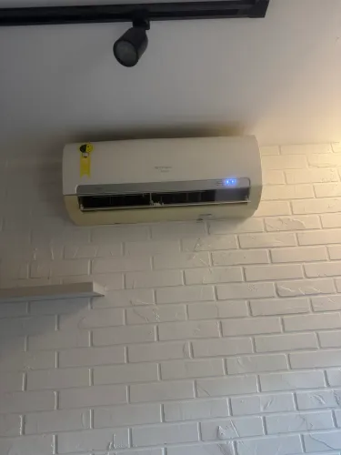 2 aparelhos de ar condicionado 