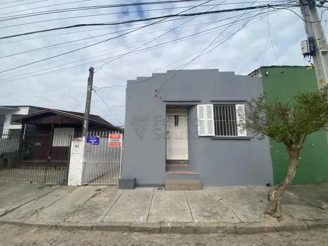 Casa de dois dormitorios nas tres vendas ,proximo ao Mario quintana , toda reformada ,pron