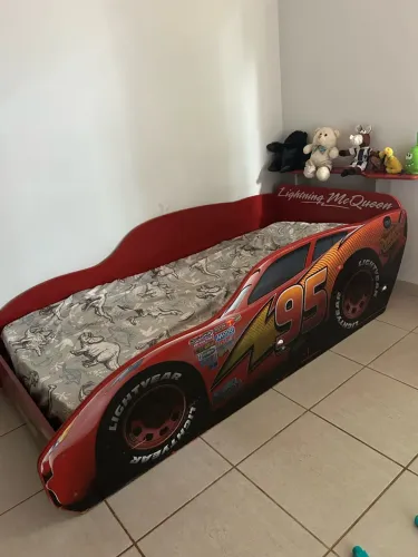 Cama infantil com colchão 