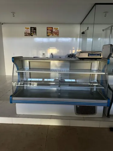 Vende-se expositor refrigerador