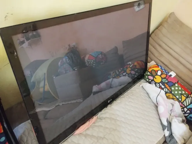 TV LG 42PT350B - NÃO FUNCIONA - PARA RETIRADA DE PEÇAS