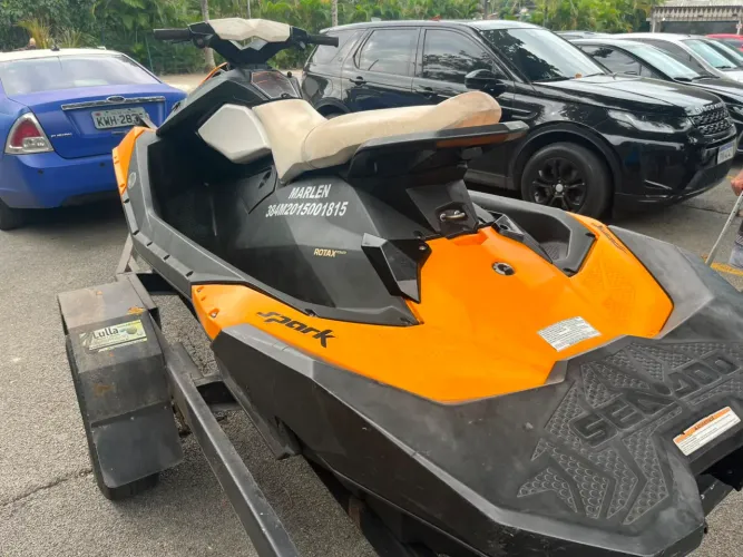 Jetski spark 90hp 3 lugares