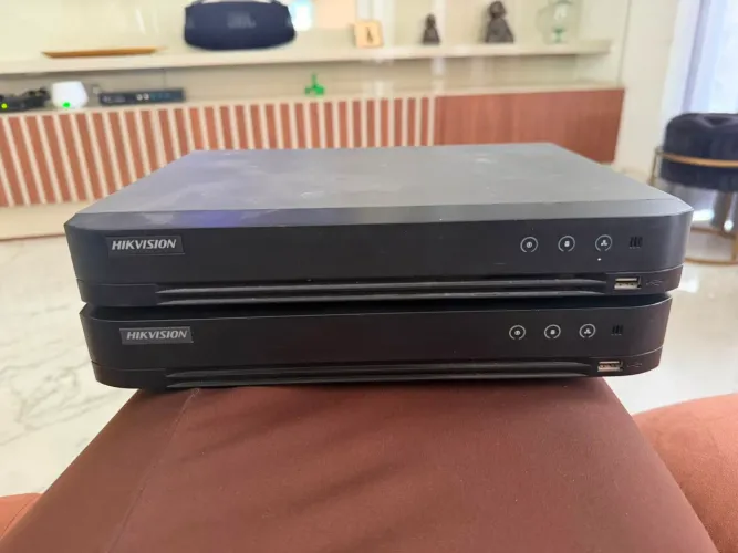 Vendo 2 dvr 1 de 8 canais e um de 16 canais