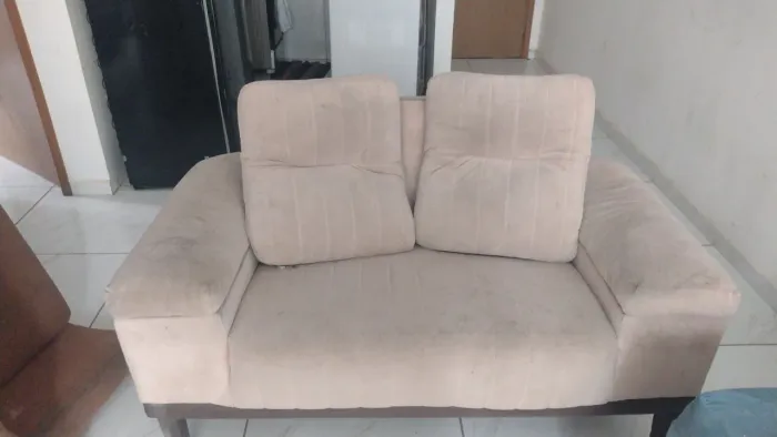 Sofá 2 lugares bege