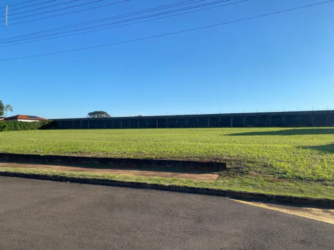 Excelente terreno de 1.000m2 no Condomínio Gramado