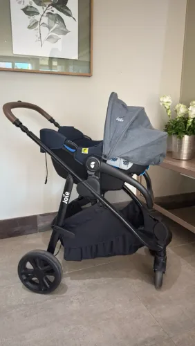 Carrinho de bebê Travel System Joie Versatrax E + Moisés + Bebê Conforto i-Snug