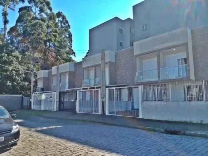 BENTOALVES aluga sobrado 02 dorm., 01 vaga, bairro Charqueadas - Caxias do Sul - RS