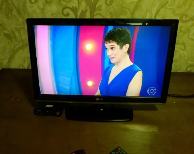 TV Monitor LG 2 in 1 led Full HD 23pol hdtv excelente com controle