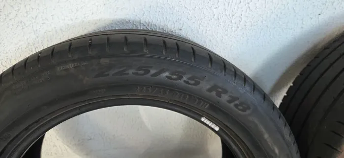 Par de pneus Pirelli Scorpion 225/55 R18 98H originais de fábrica