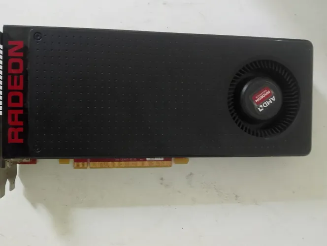 Placa AMD R9 370 4Gb