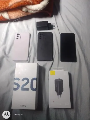 S20 FE + Carregador gan da Baseus de 65w