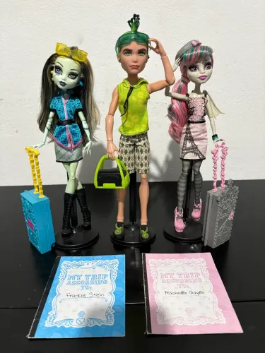 Lote 3 bonecas Monster High da coleção Scaris