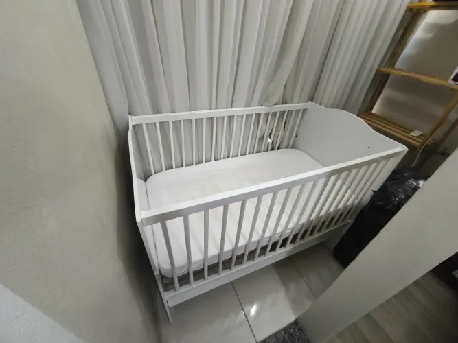 Berço americano 2 em 1, vira mini cama