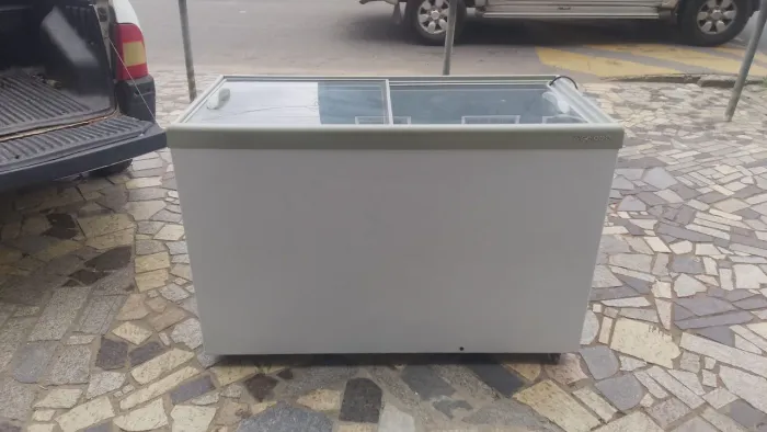 Vendo freezer gelopar