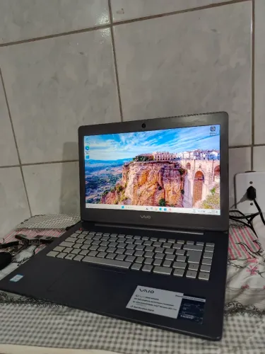 Notebook vaio i3 com 8gb memória, ssd480gb, teclado ok, bateria ok, carregador original.