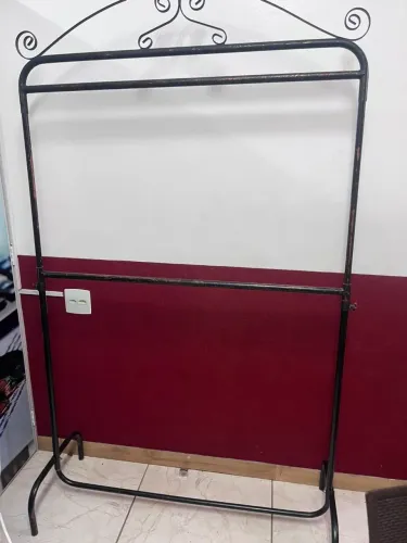 Arara espositor de roupas com duas partes