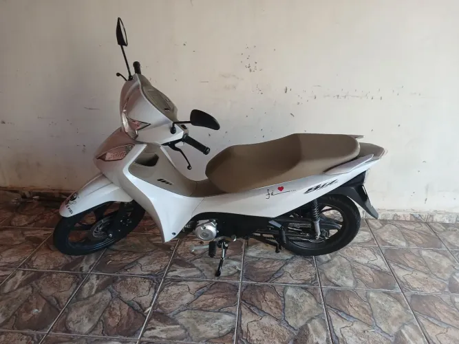 Vende-se uma biz Ex 2026 flex