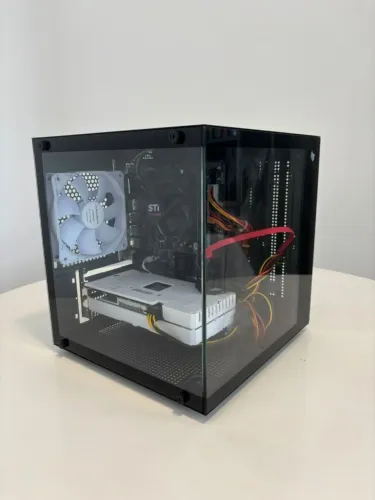 PC gamer xeon e3 1225 v2 + rx 6500 xt
