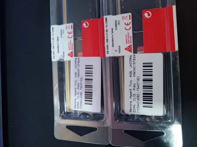 Kit 2 Memórias HyperX Fury 4GB DDR4 2400MHz CL15 (8GB Total)