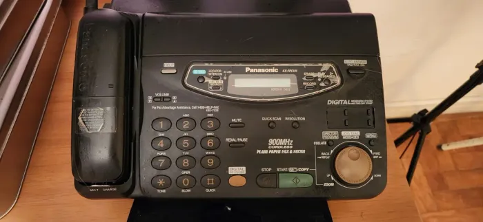 TELEFONE - FAX s/ FIO, c/ SECRETÁRIA PANASONIC