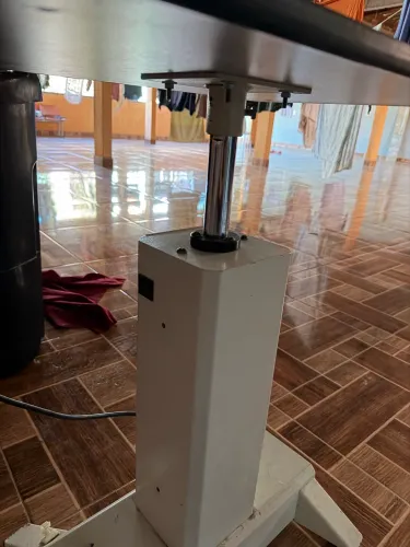 Vendo mesa elevatória para auto Refraror 
