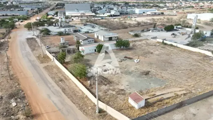 Terreno Murado de 8.000 m² para Locação - Escritórios, Depósitos e Dique