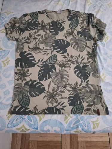 Camisa estampa de folhagens