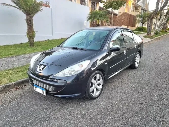Peugeot 207 Sedan Passion XR 1.4 Flex 8V 4P 2011