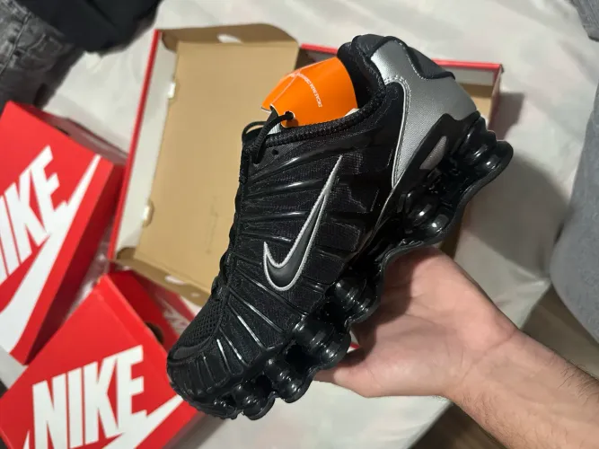 Tênis Nike Shox 12 molas