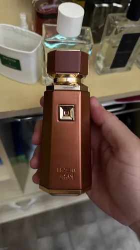 Liquid Brun e Mercedez Benz club black