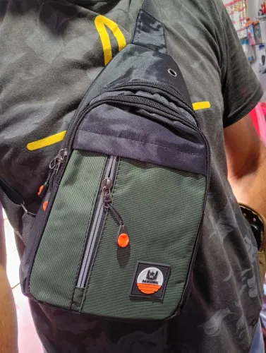 Bolsa transversal, impermeável. Fazemos entrega 